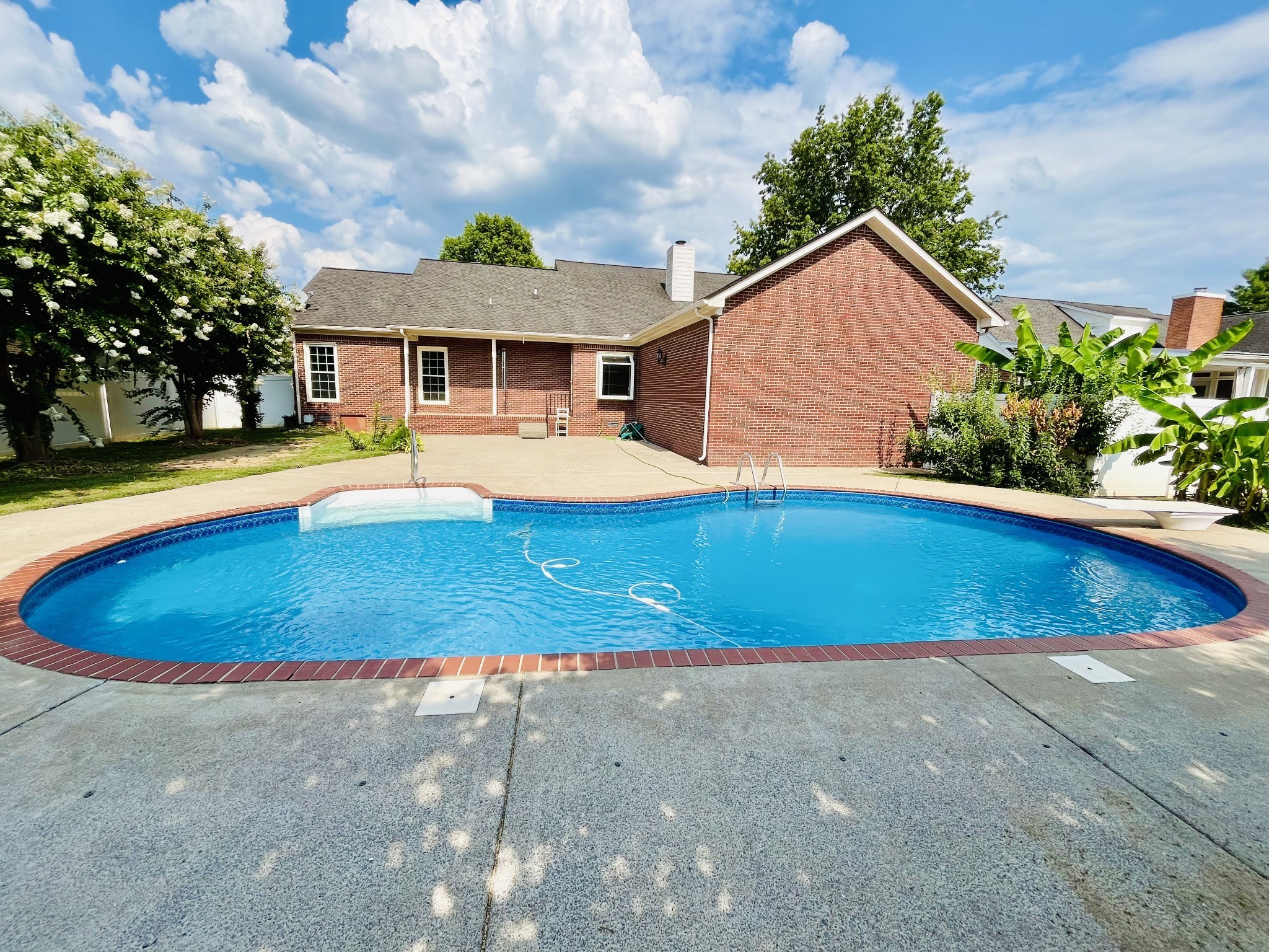 1542 Kensington Dr