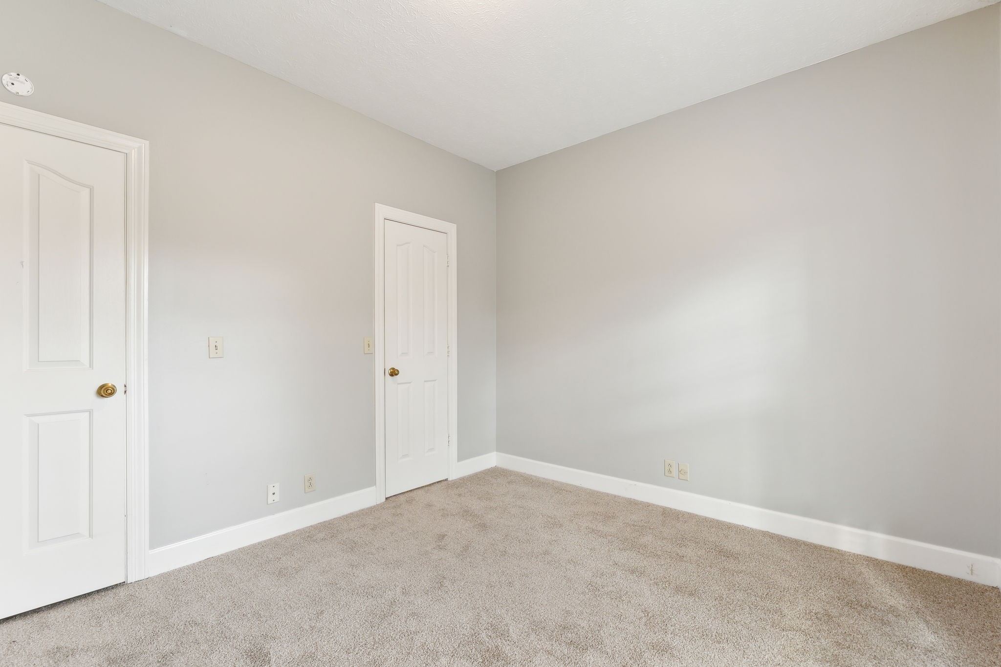 1542 Kensington Dr