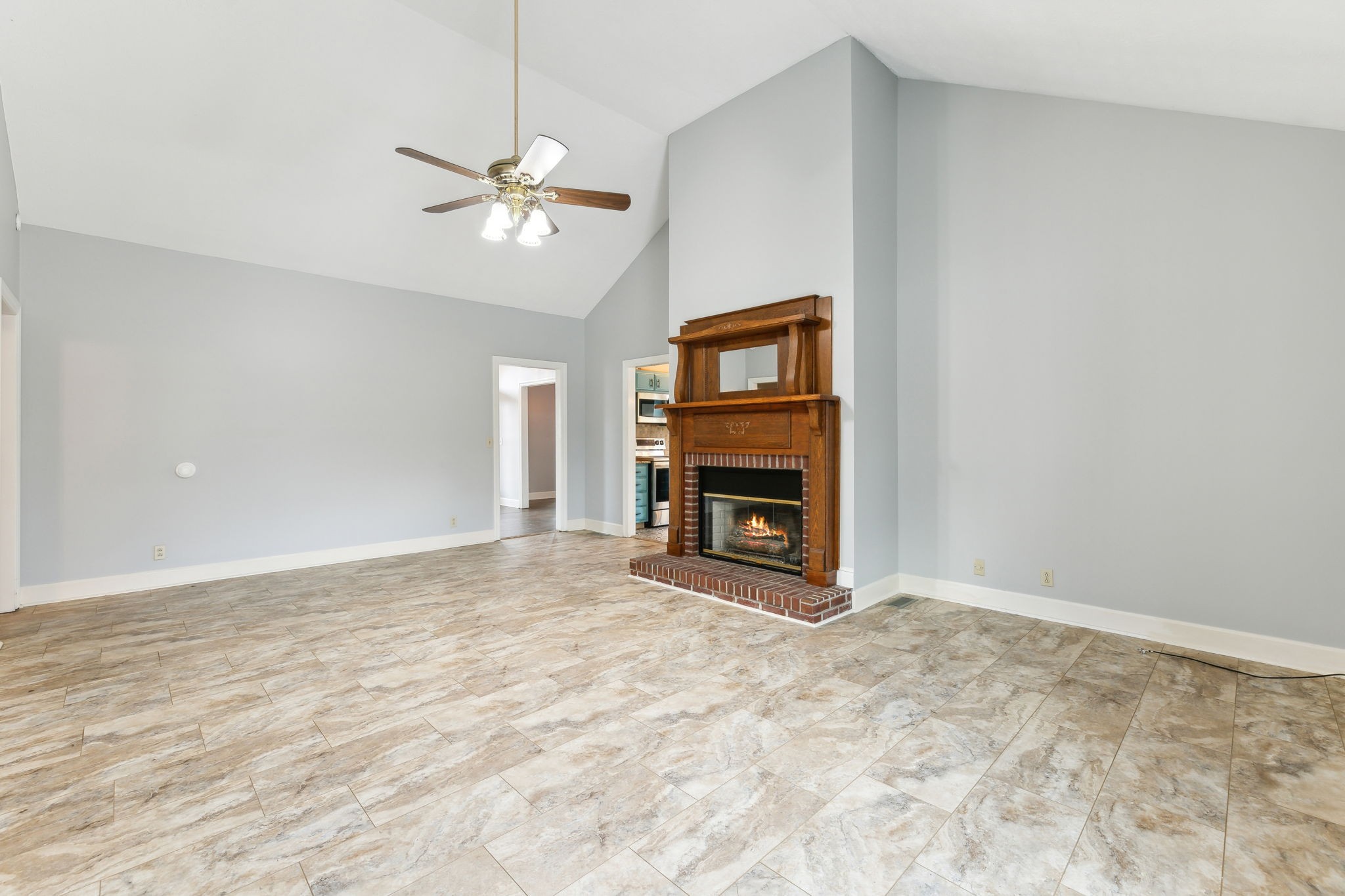 1542 Kensington Dr