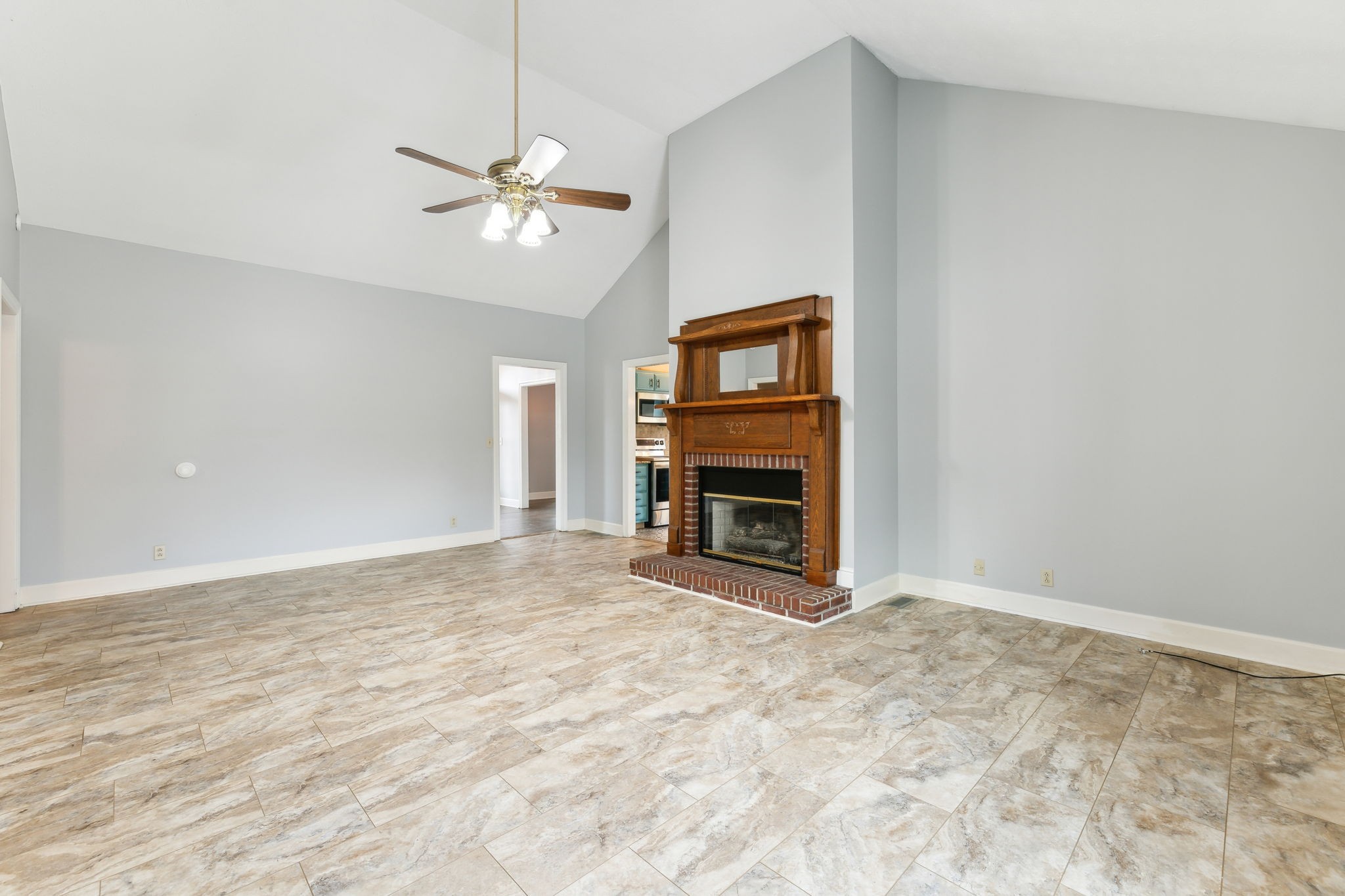 1542 Kensington Dr