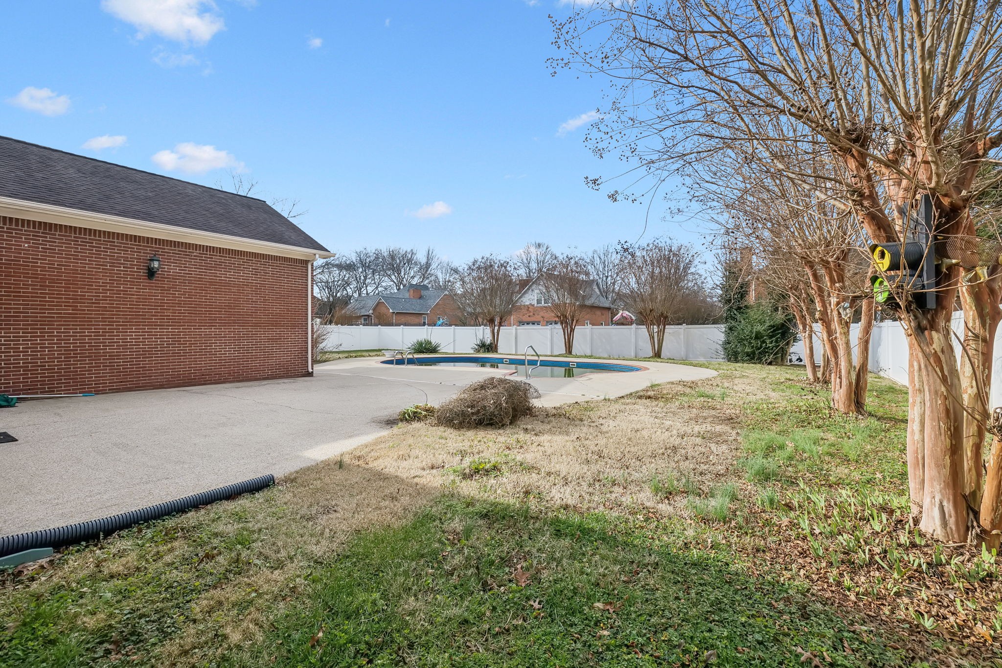 1542 Kensington Dr