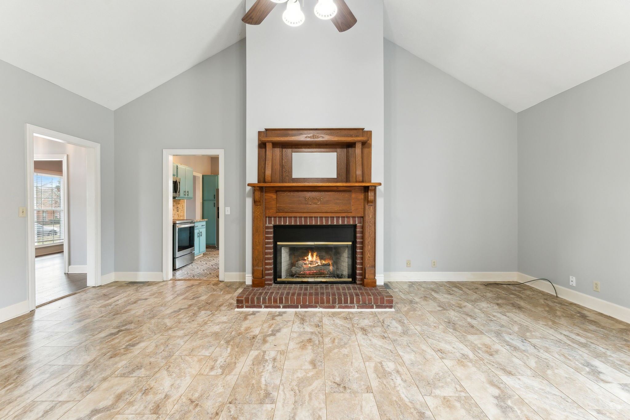 1542 Kensington Dr