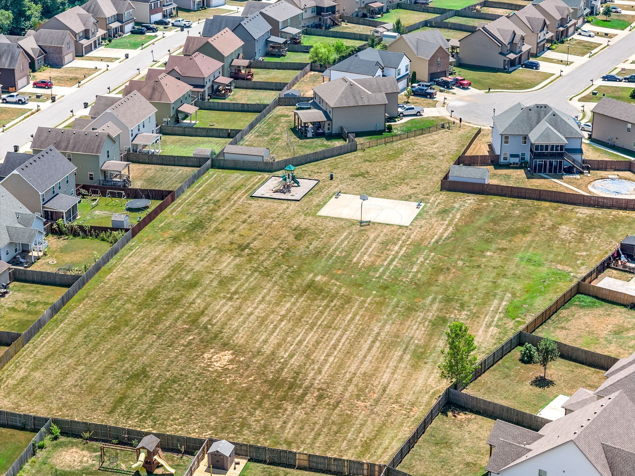 1320 Winterset Dr