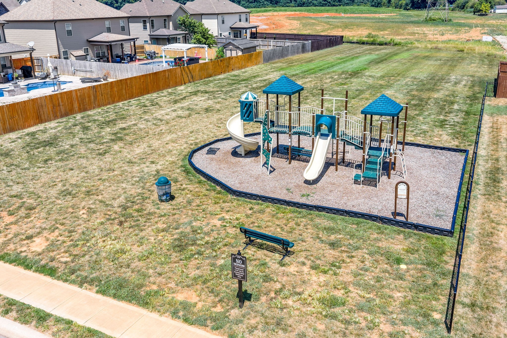 1320 Winterset Dr