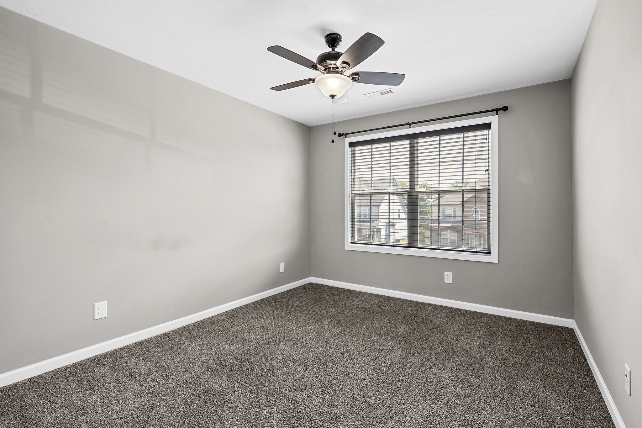 1320 Winterset Dr