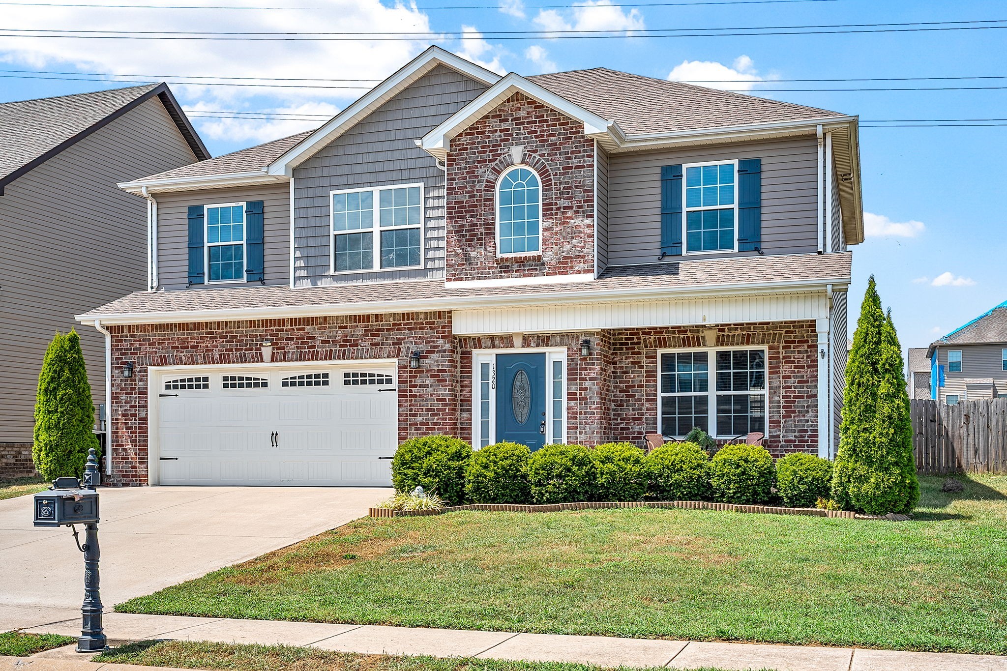 1320 Winterset Dr
