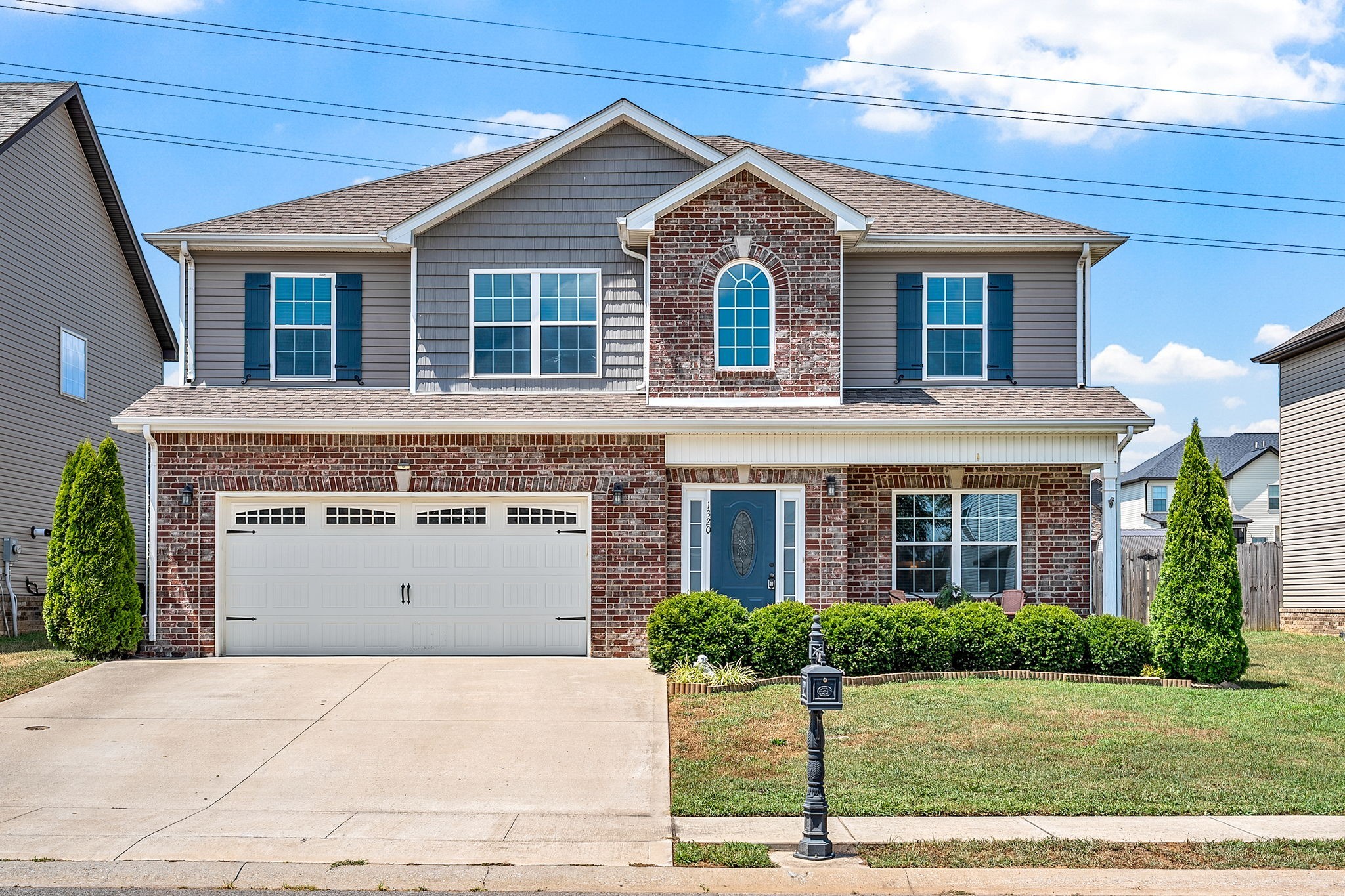 1320 Winterset Dr