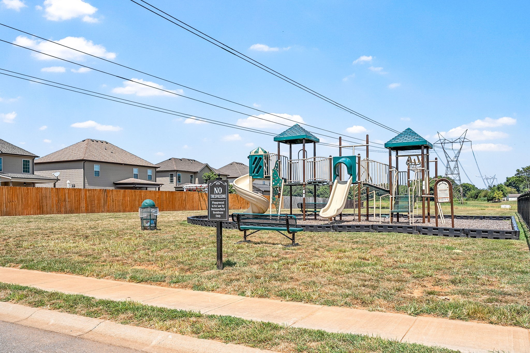 1320 Winterset Dr