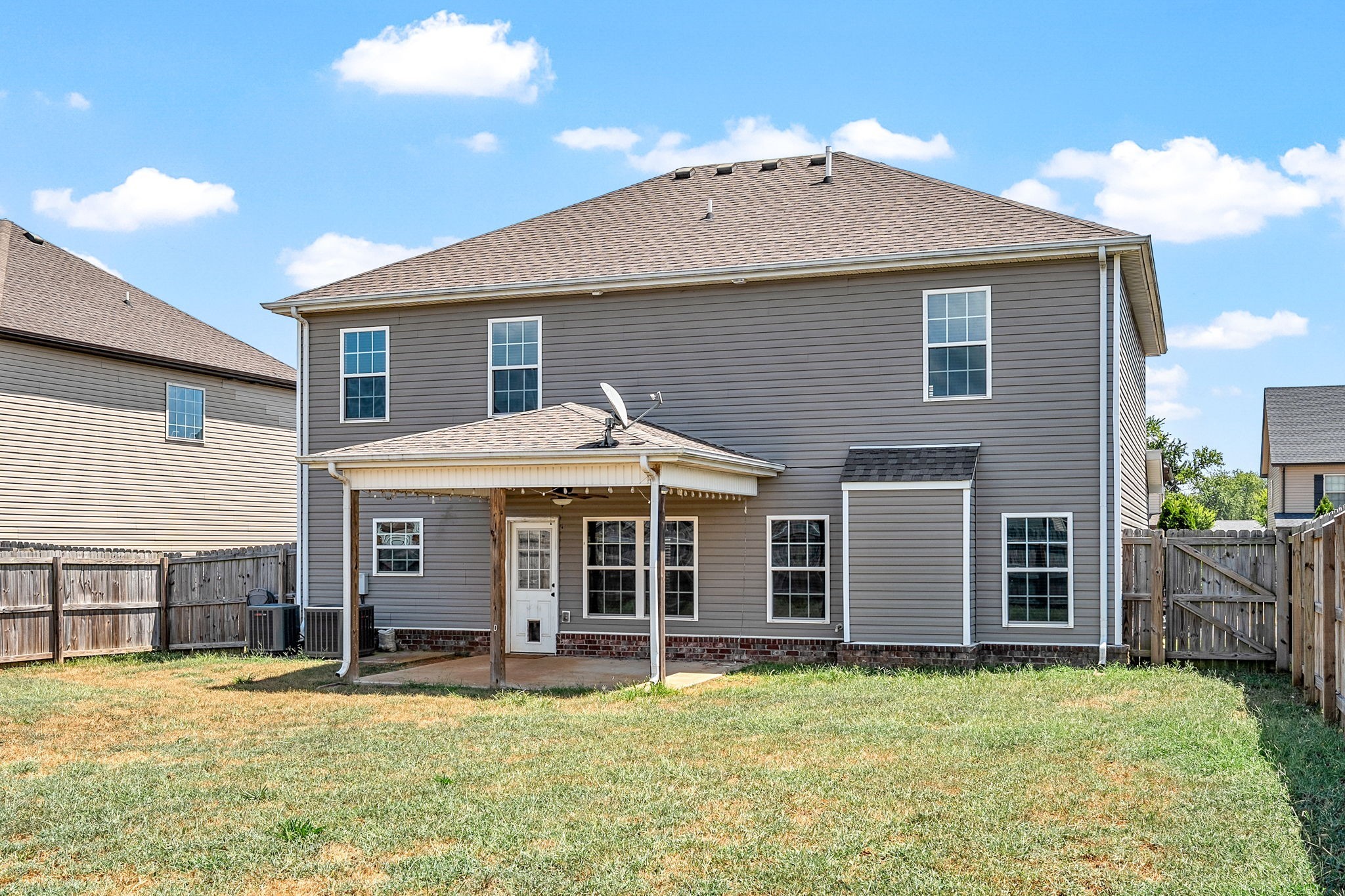1320 Winterset Dr