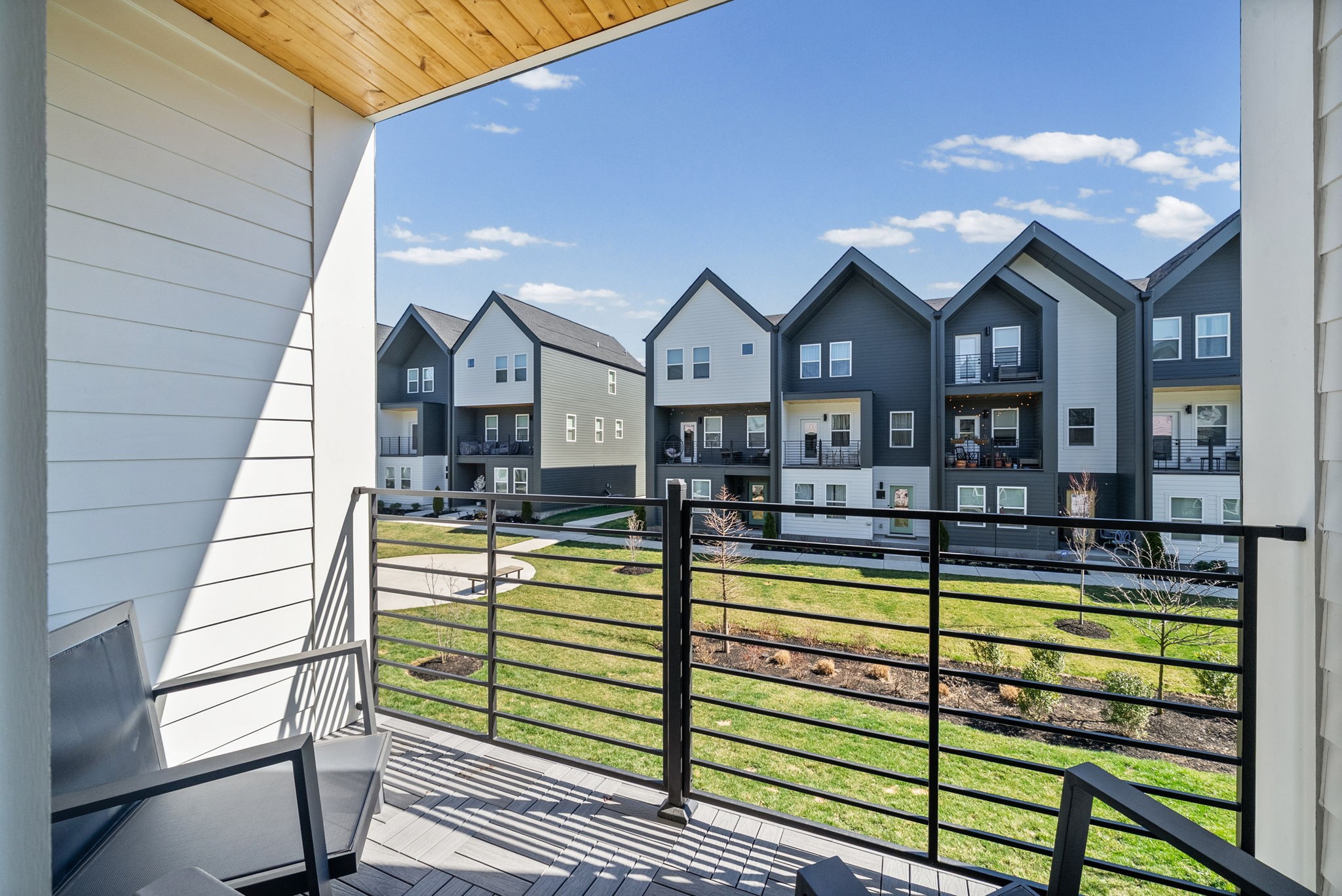 550 Markham St Unit: 33