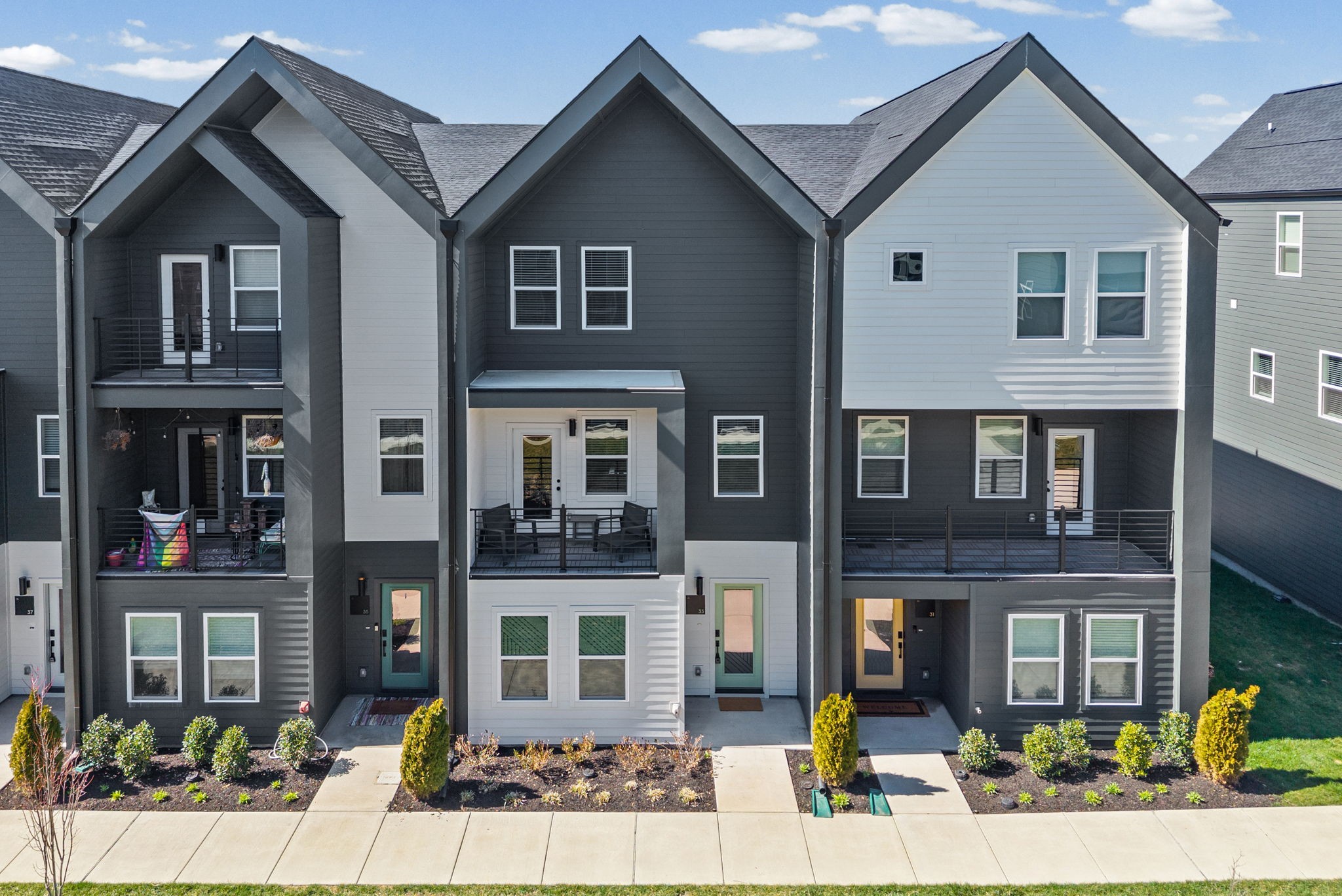 550 Markham St Unit: 33