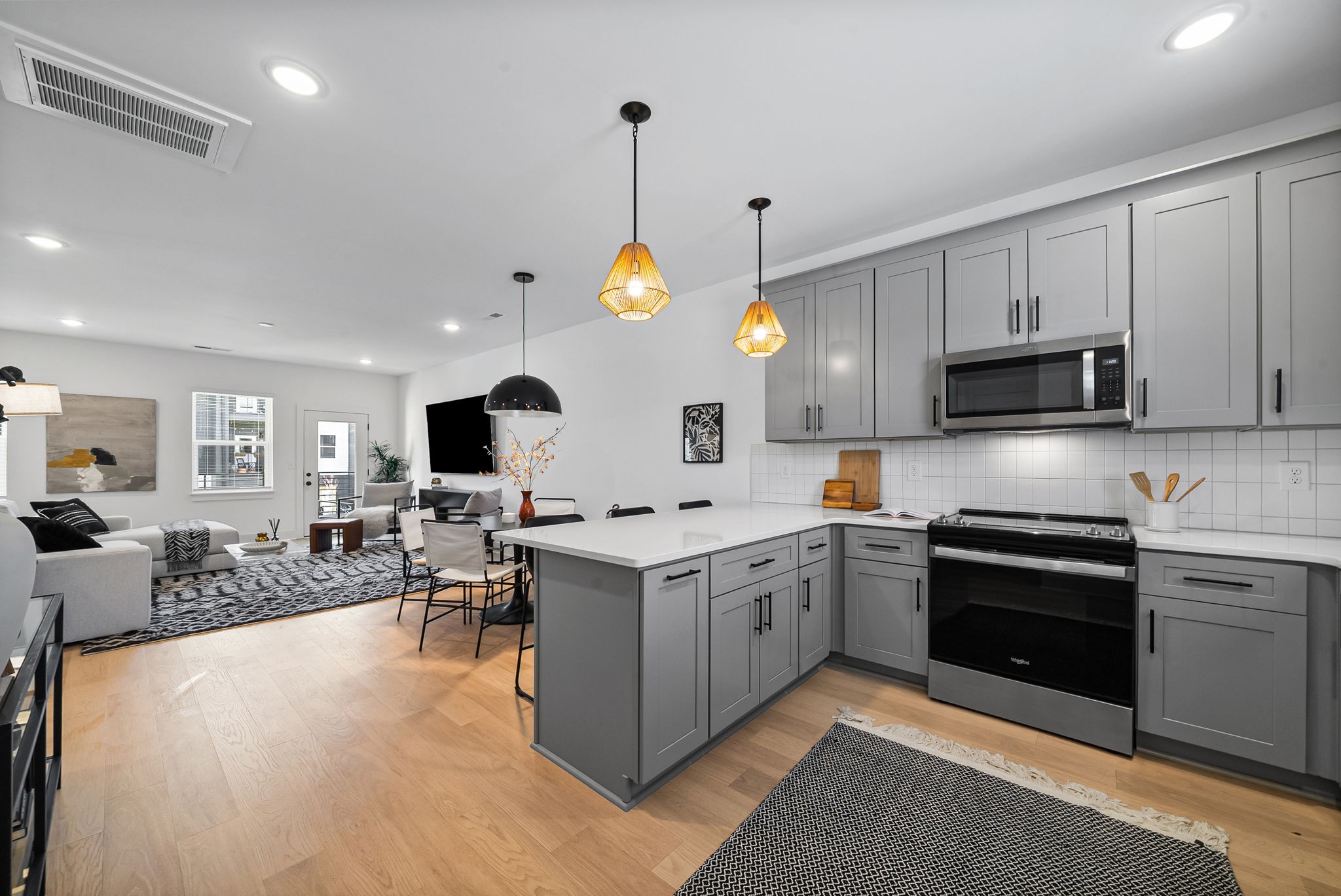 550 Markham St Unit: 33
