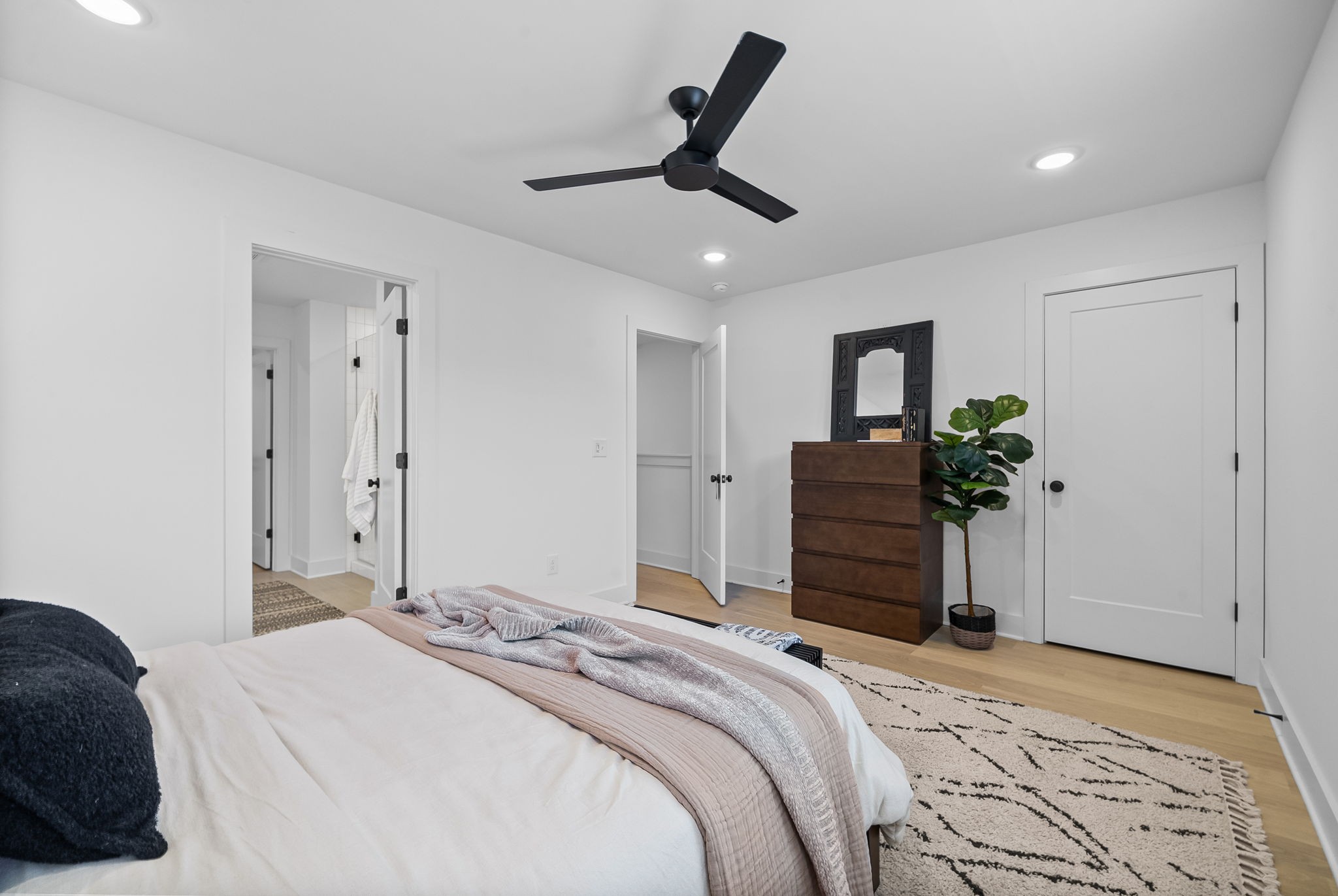 550 Markham St Unit: 33