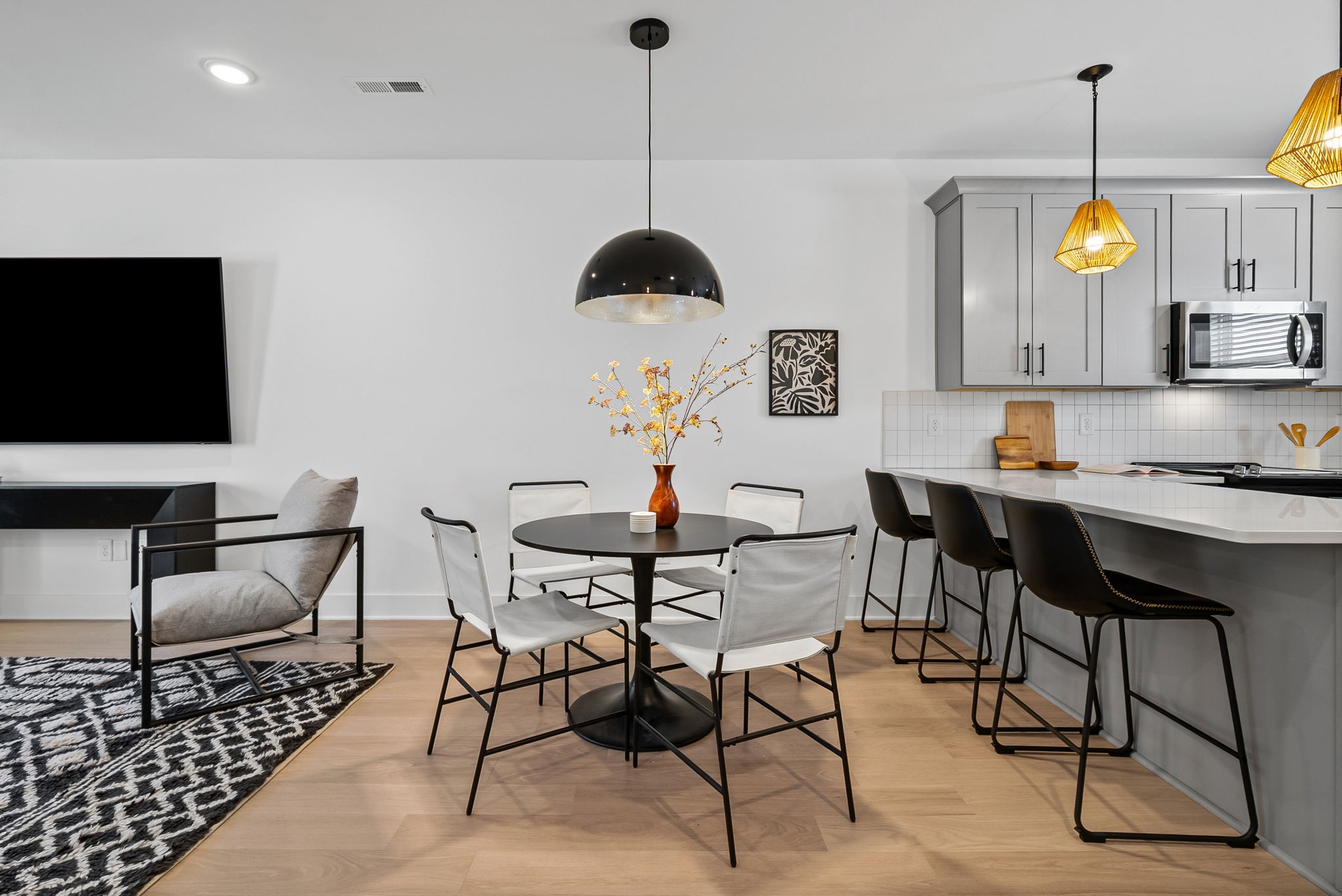 550 Markham St Unit: 33