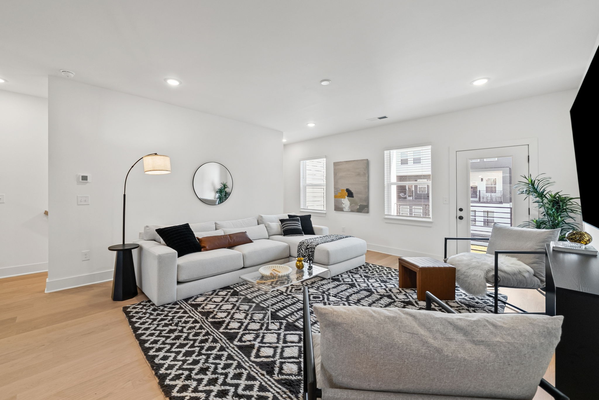 550 Markham St Unit: 33