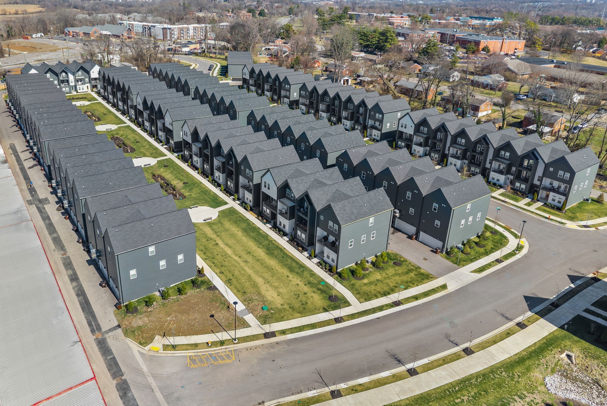 550 Markham St Unit: 33