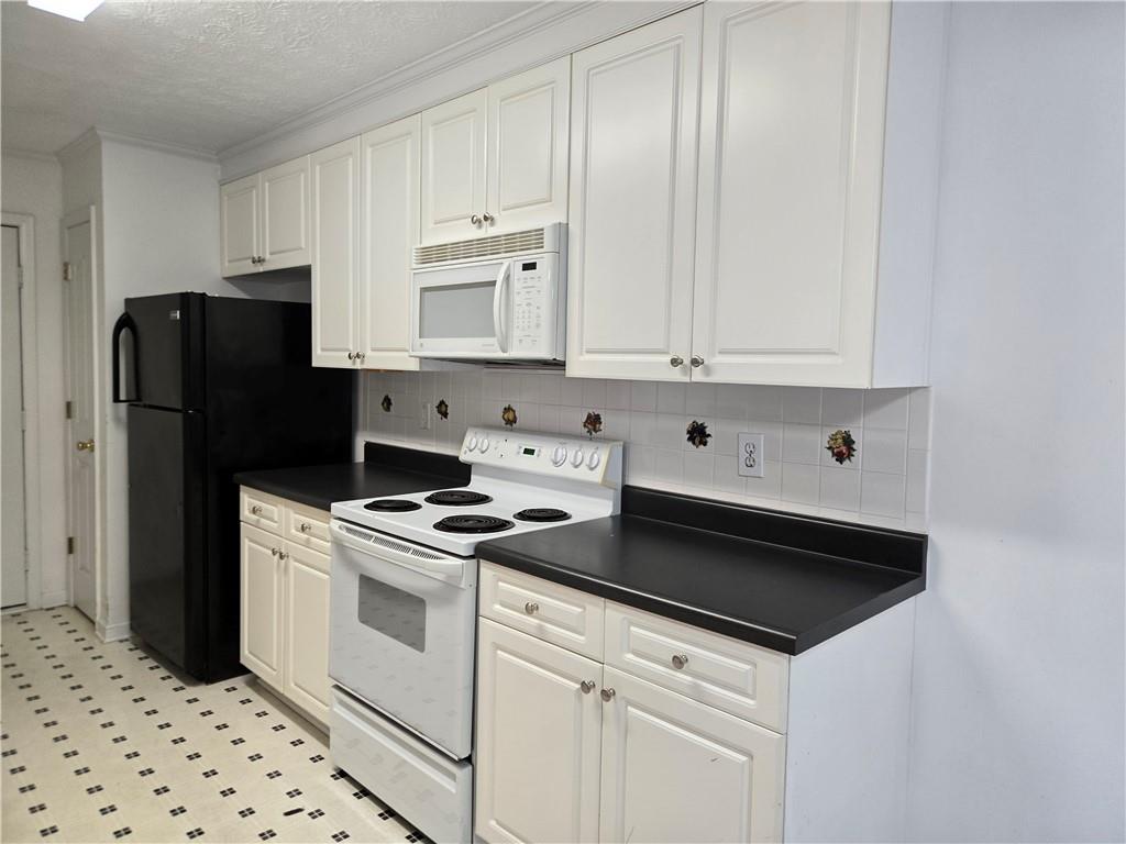 1770 LIVE OAK Lane