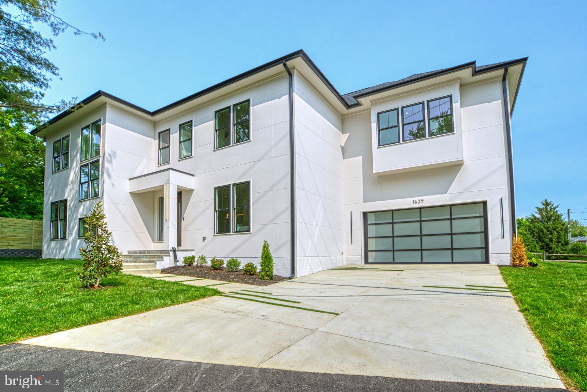 1639 Hunting Ave