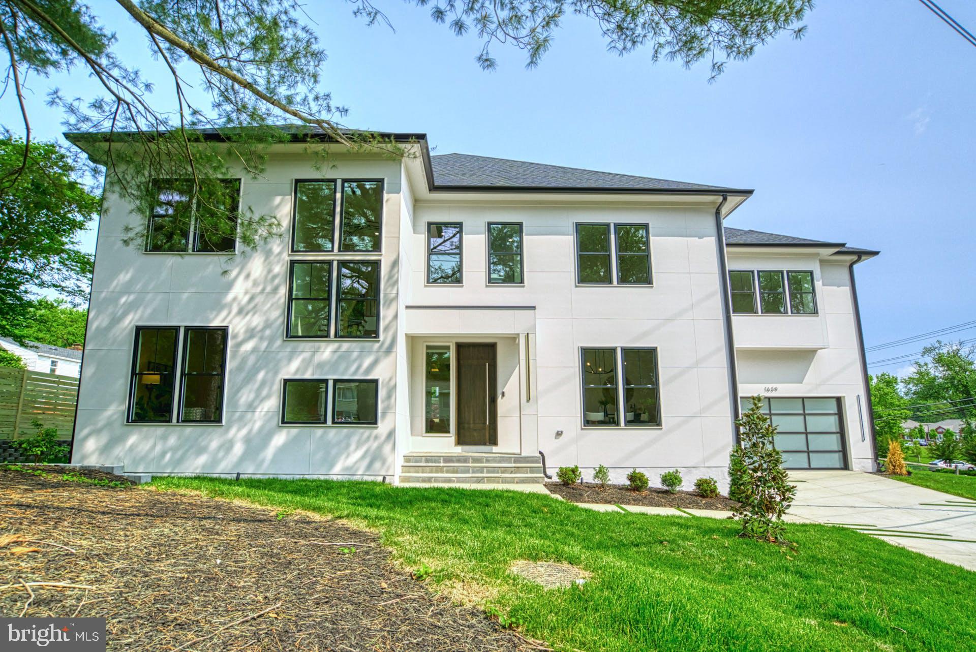 1639 Hunting Ave