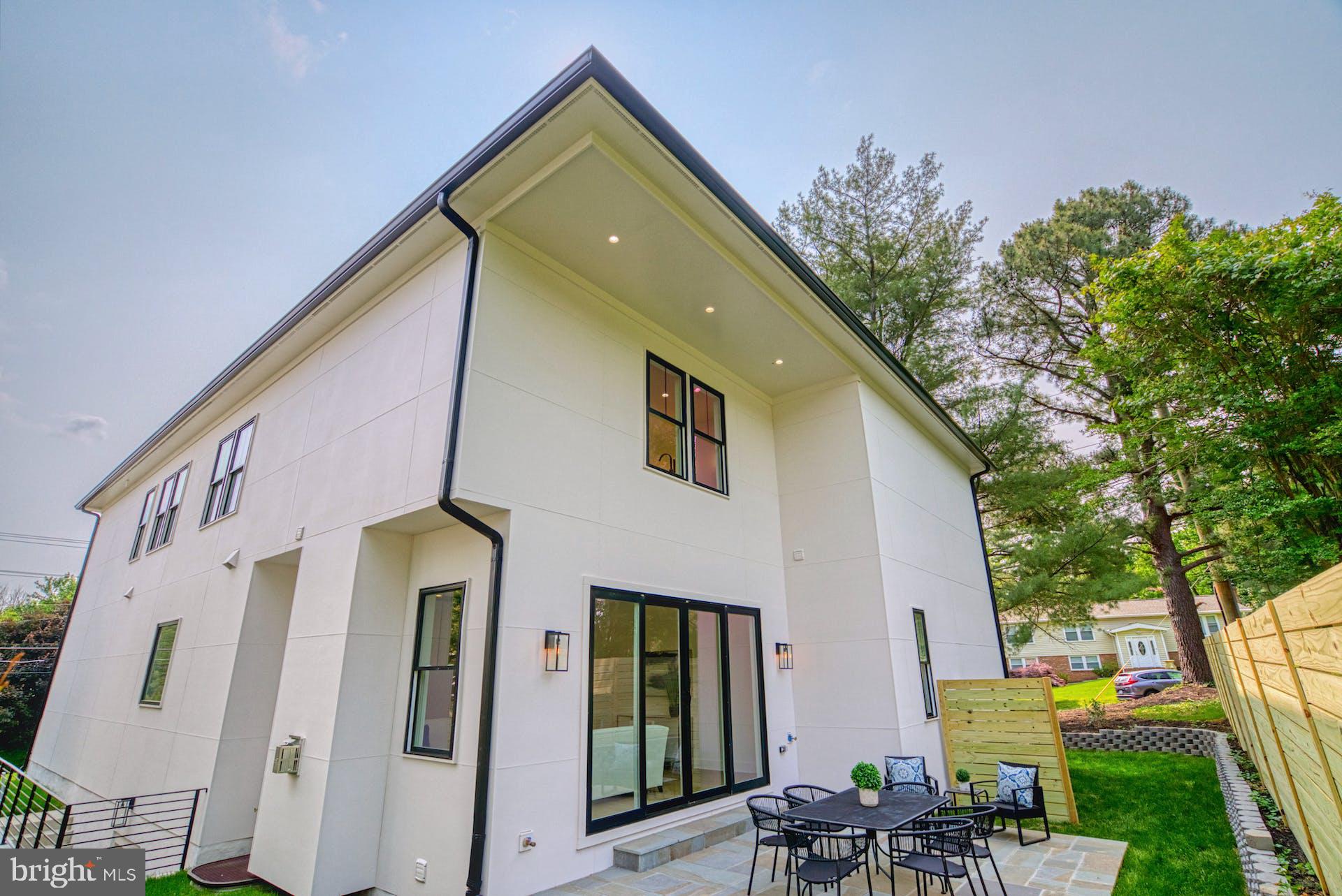 1639 Hunting Ave