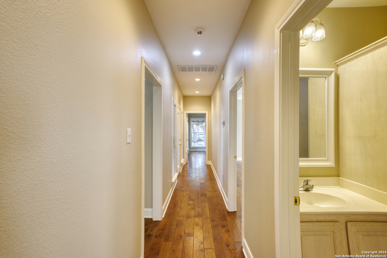 927 MIDNIGHT DR