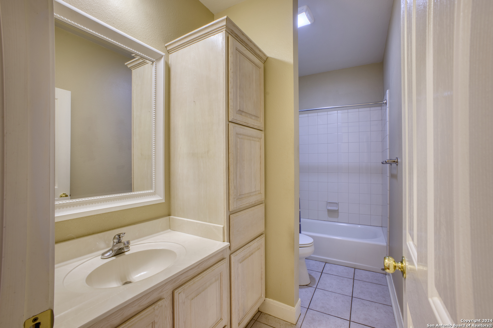 927 MIDNIGHT DR