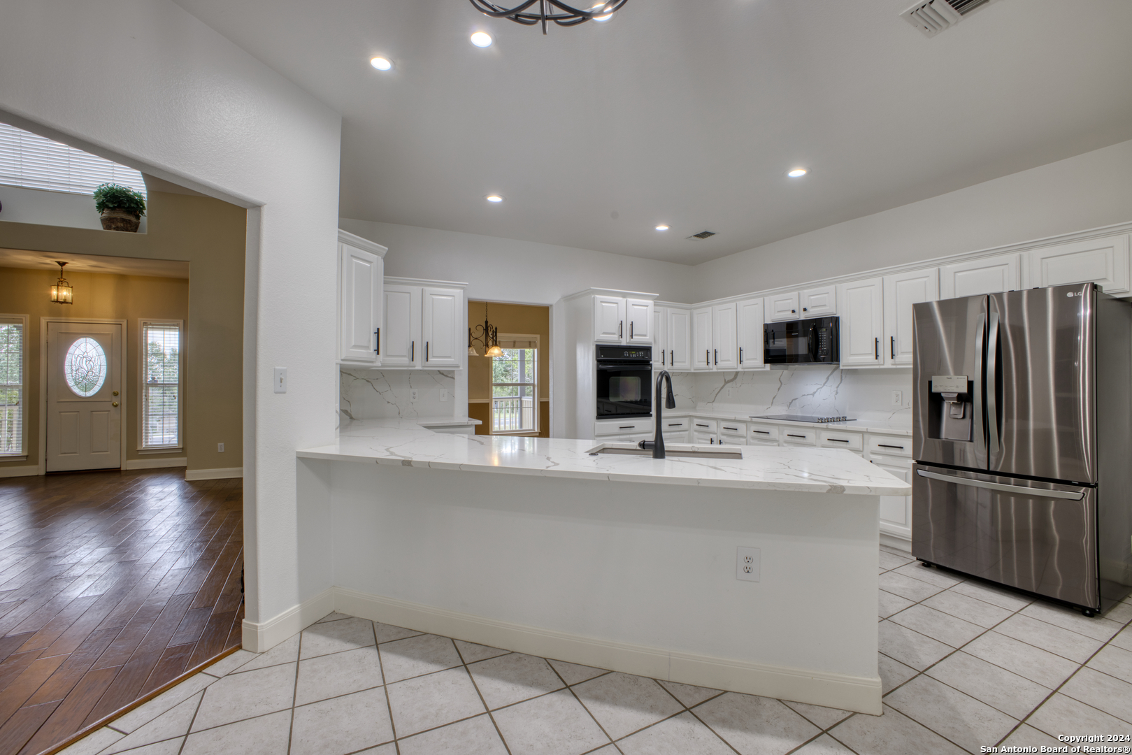 927 MIDNIGHT DR