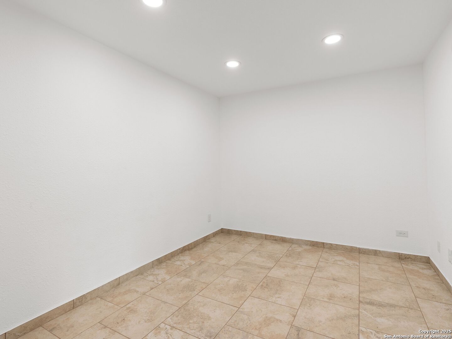 1026 W Oaklawn Street