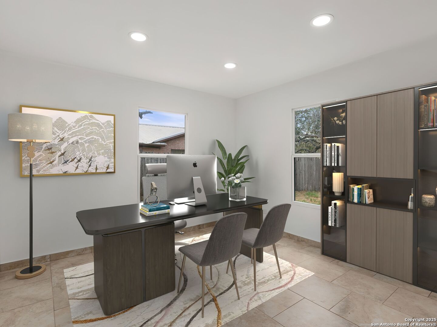 1026 W Oaklawn Street