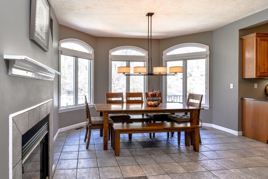 4 Algonquian Dr