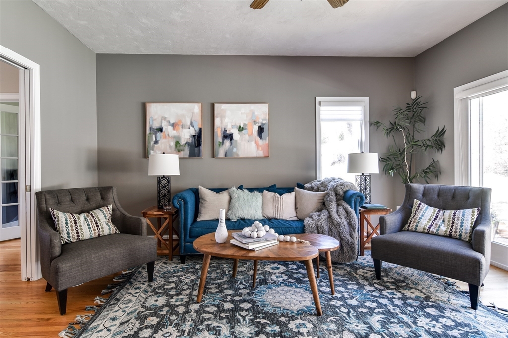 4 Algonquian Dr