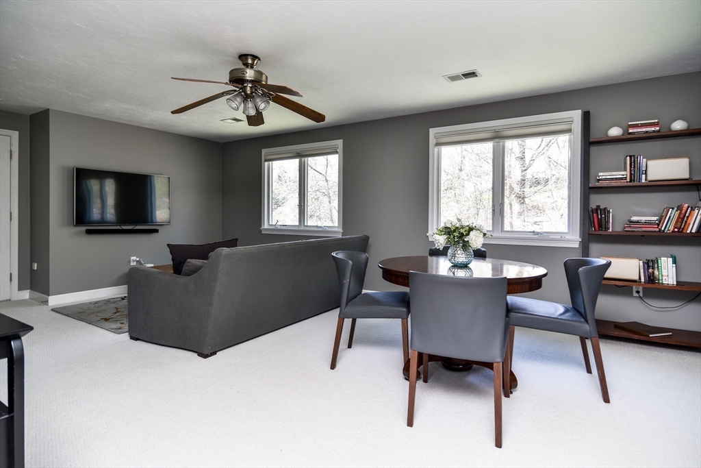 4 Algonquian Dr