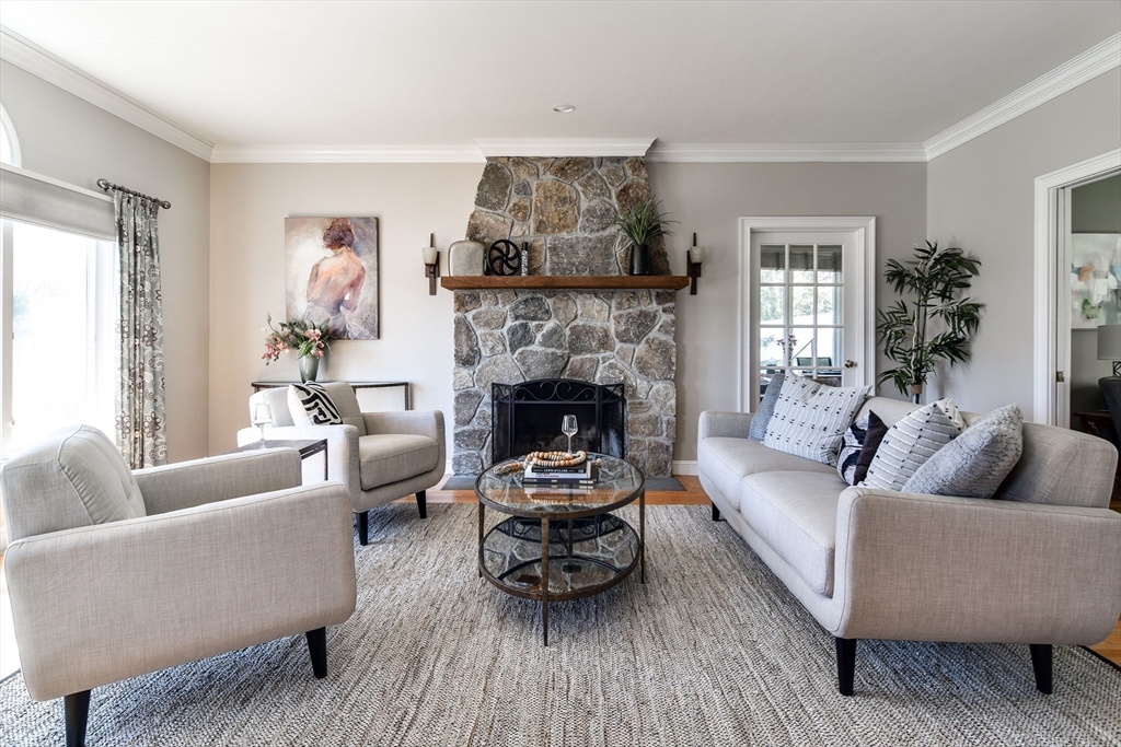 4 Algonquian Dr