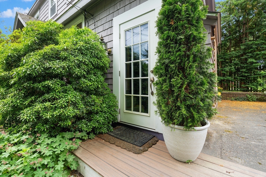 19 Shawmut Ave. Ext.