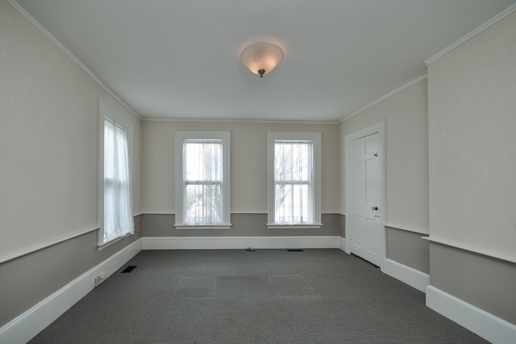 4 Pleasant St South