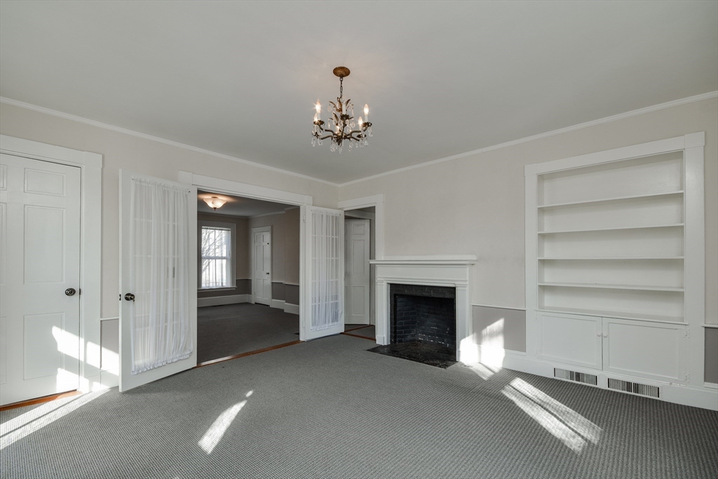 4 Pleasant St South