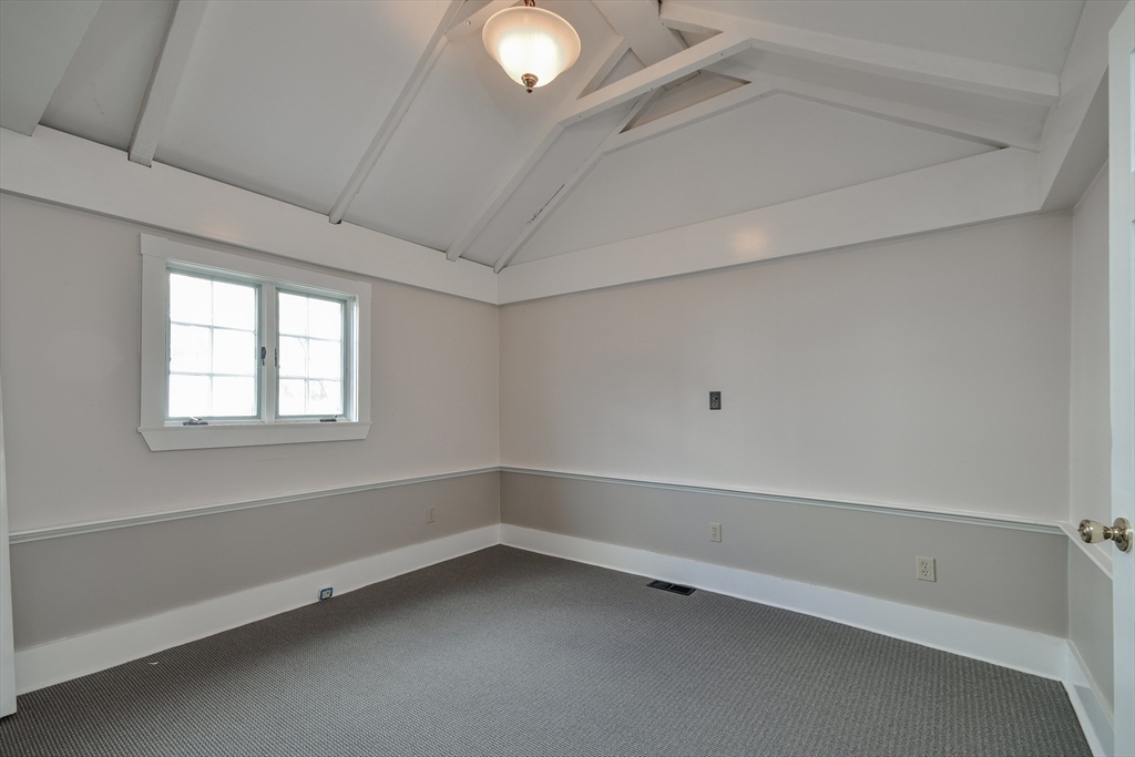 4 Pleasant St South