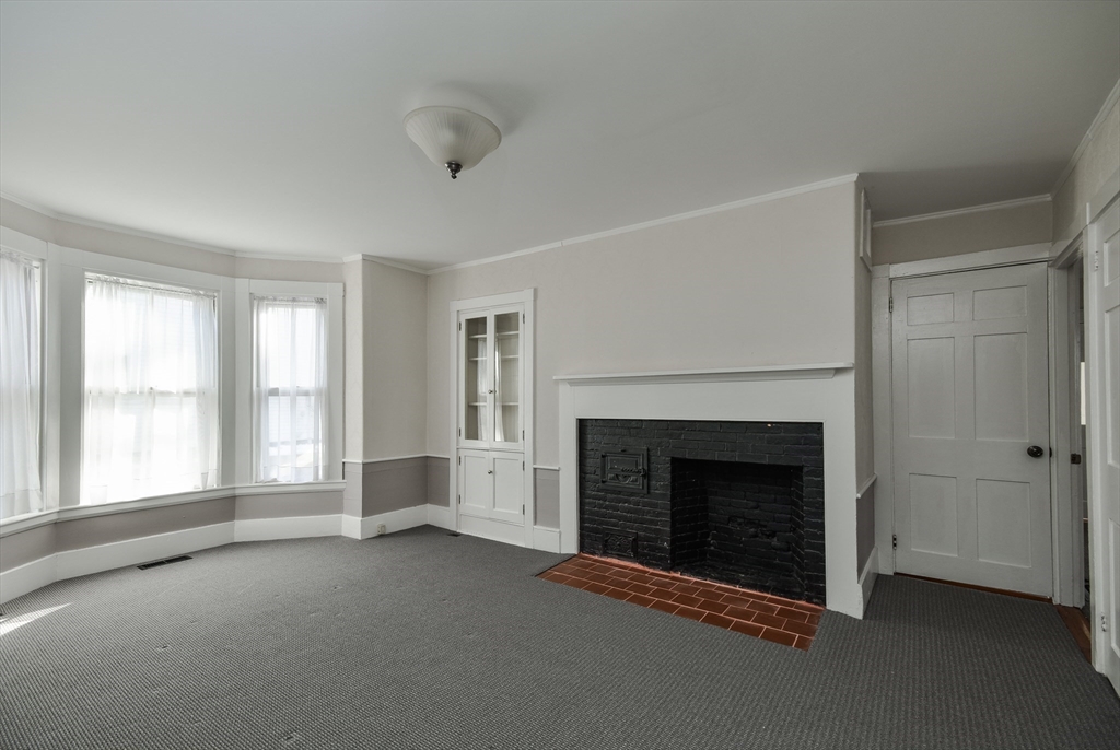 4 Pleasant St South