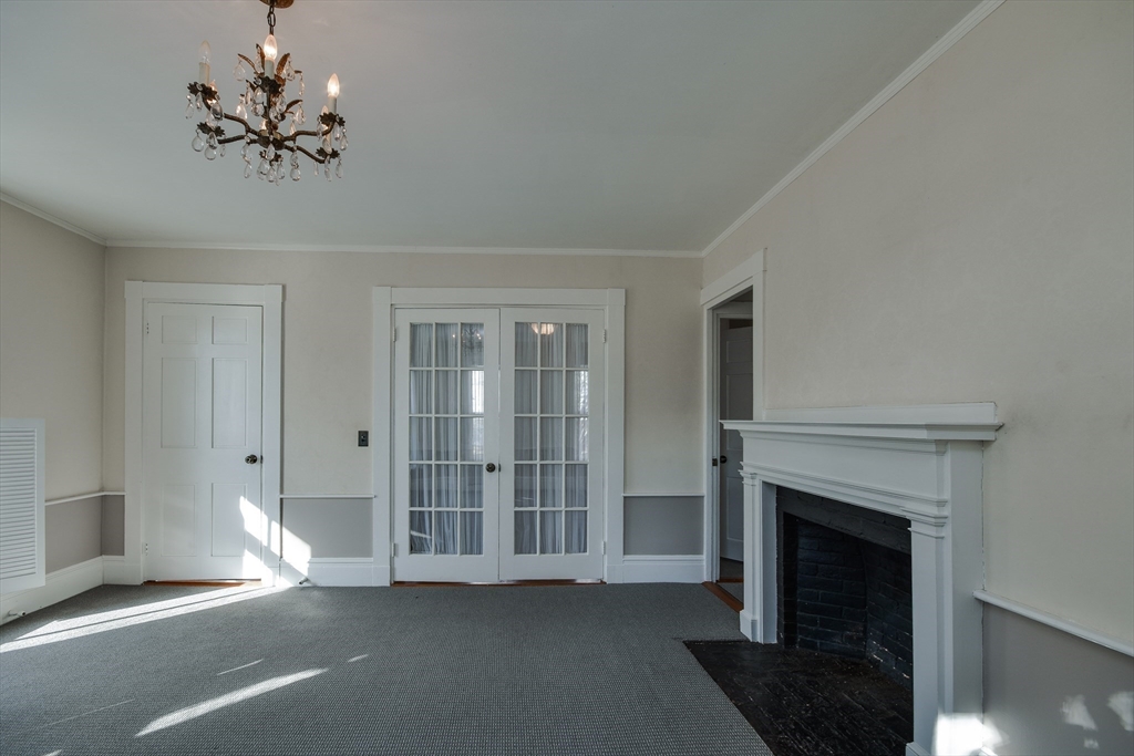 4 Pleasant St South