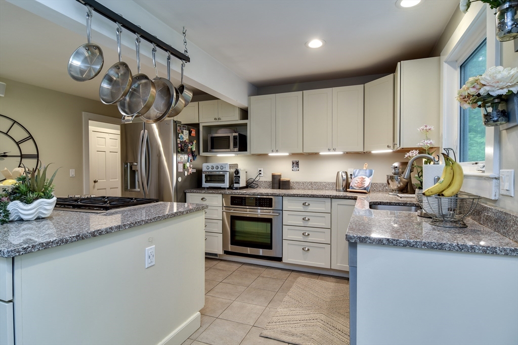 76 Pleasant St South