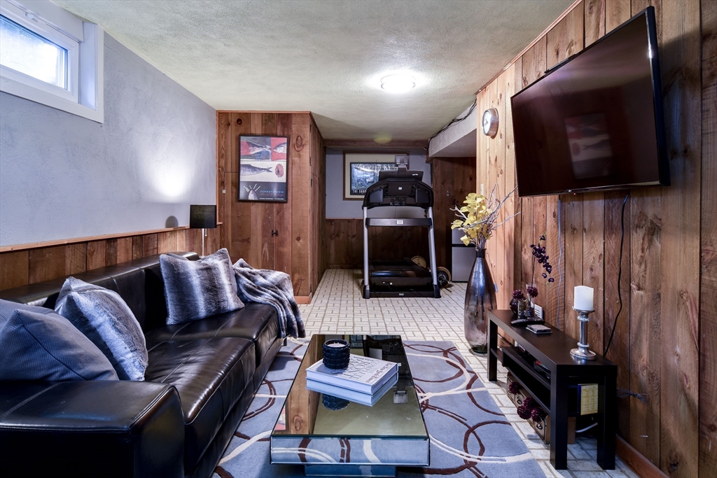 76 Pleasant St South