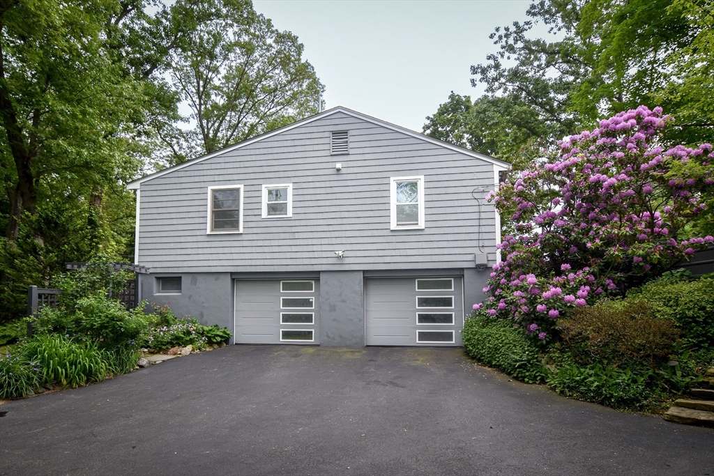 76 Pleasant St South