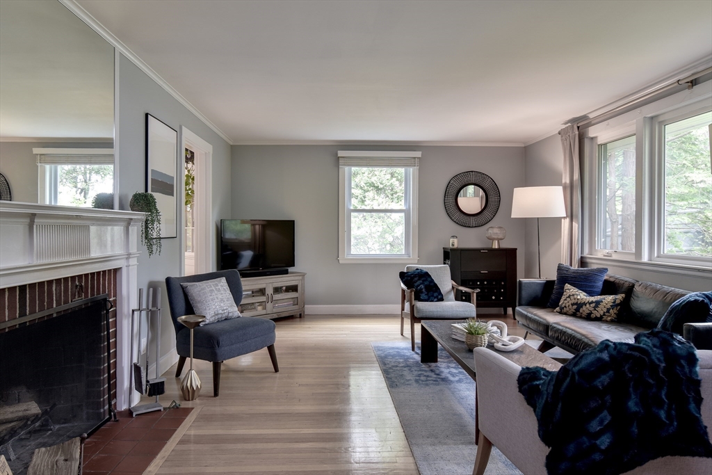 76 Pleasant St South