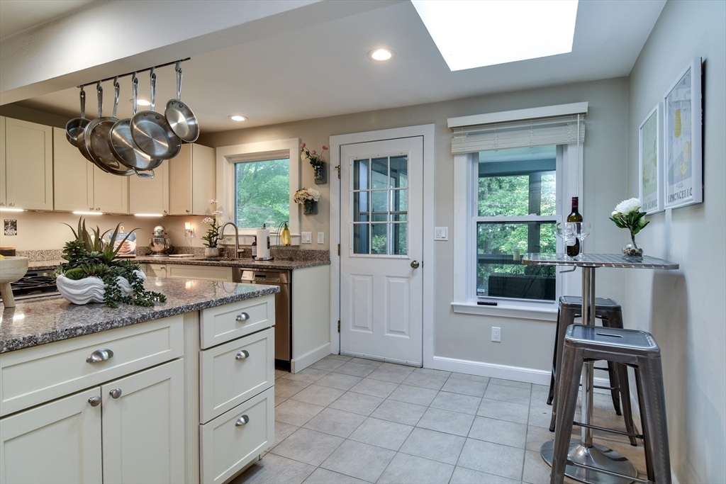 76 Pleasant St South