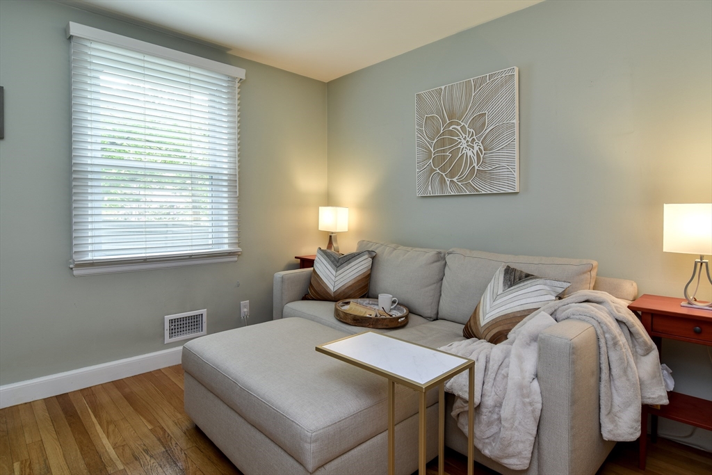 76 Pleasant St South