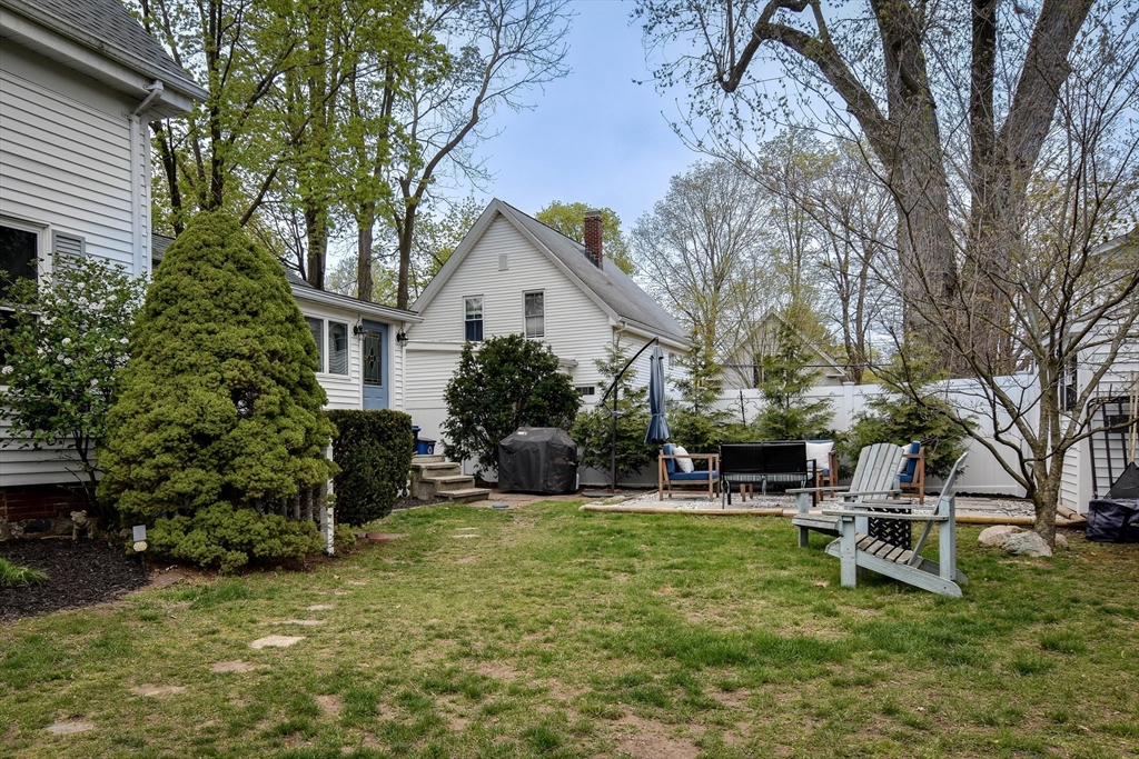 10 Forest Ave
