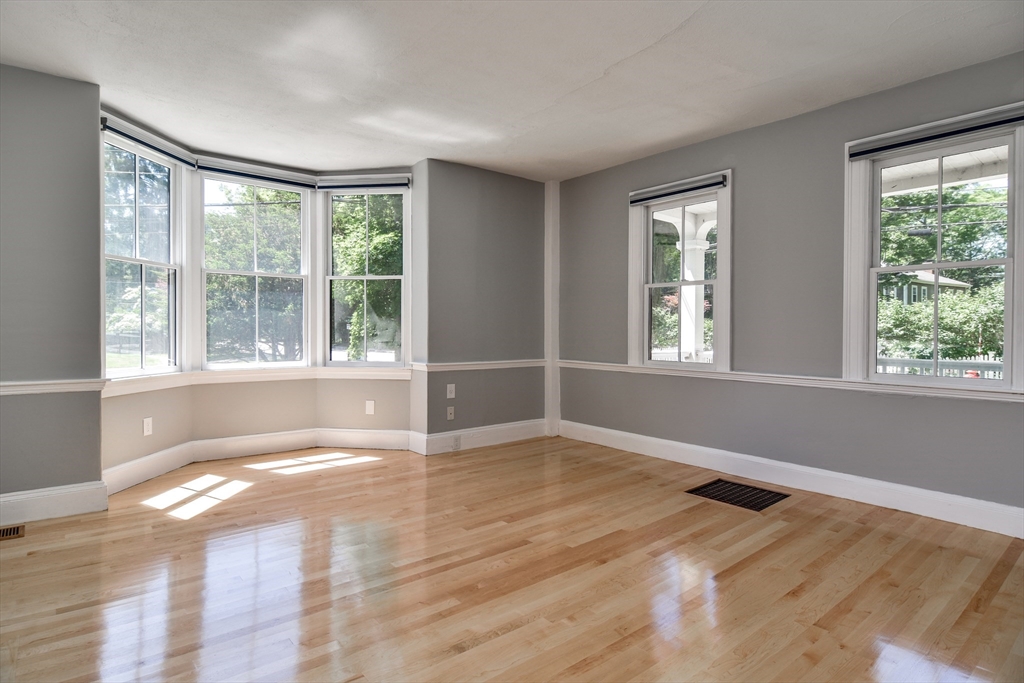 16 Pleasant Street South