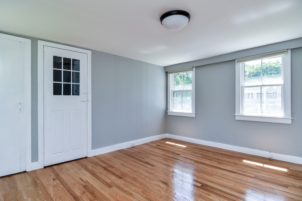 16 Pleasant Street South
