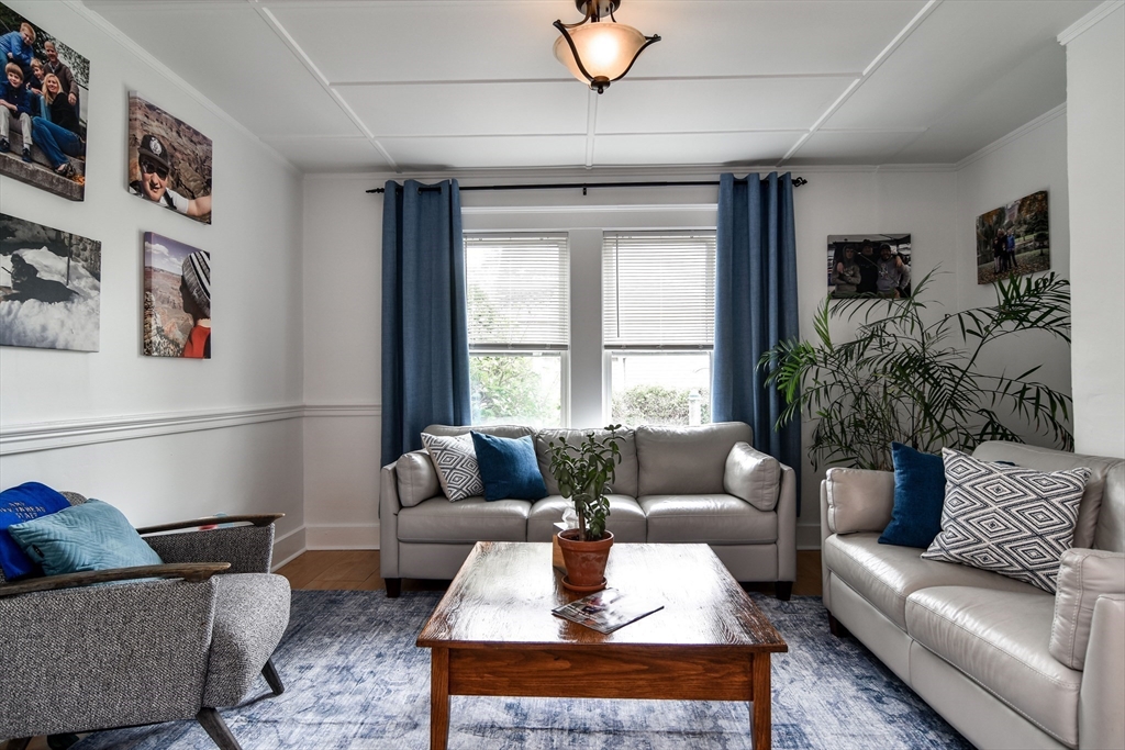 10 Forest Ave