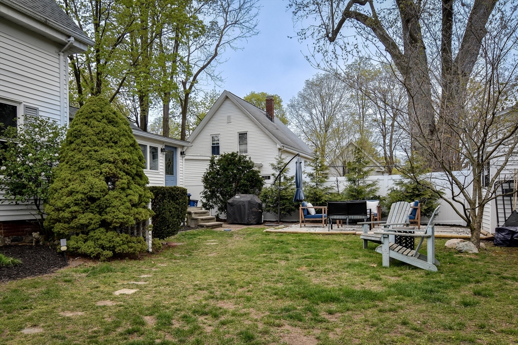10 Forest Ave